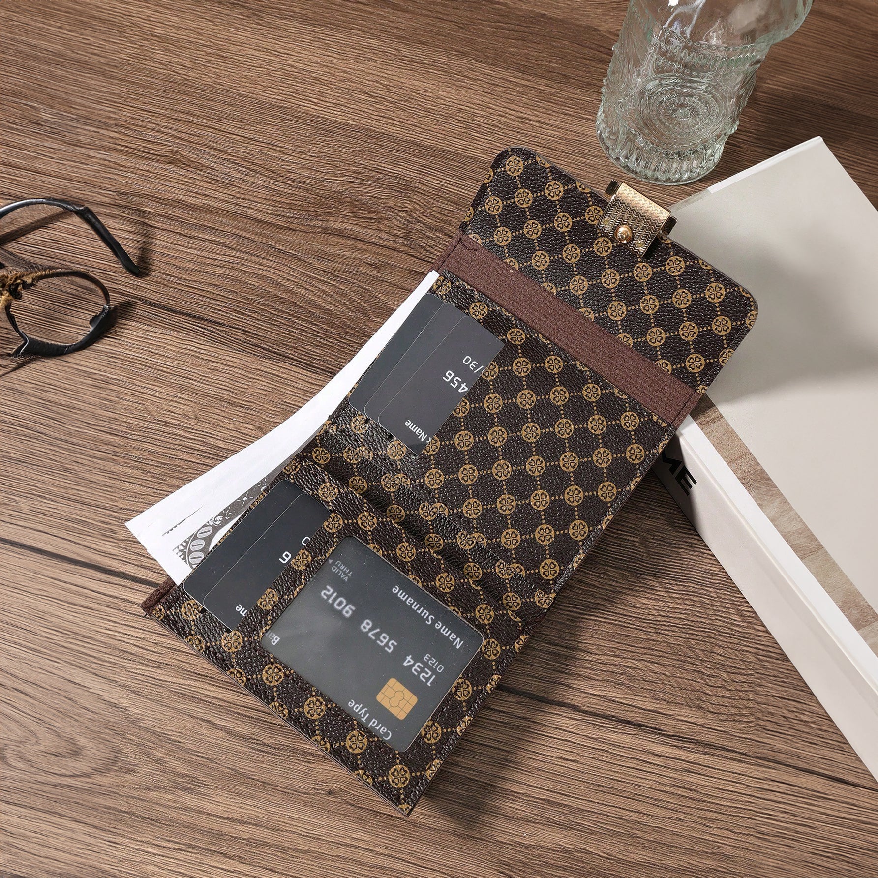 محفظة جيب صغيرة من الجلد بلون بني القهوة - تصميم أنيق زهرة البرسيم وخفيف الوزن خفيفة الوزن وقابلة للحمل لتخزين النقود والبطاقات الائتمانية وبطاقة الهوية | sg231