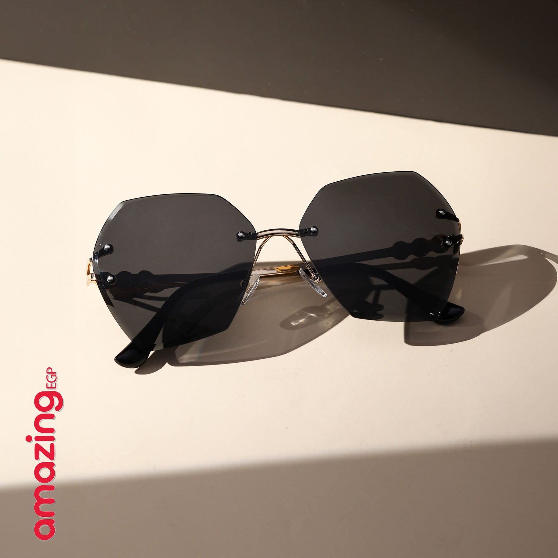 نظارة شمسية نسائية كبيرة الحجم بإطار مربّع كامل نظارات شمسية نسائية مضلّعة بدون إطار مزينة باللؤلؤ – عدسات اسود، أنيقة للسفر والشاطئ والتصوير