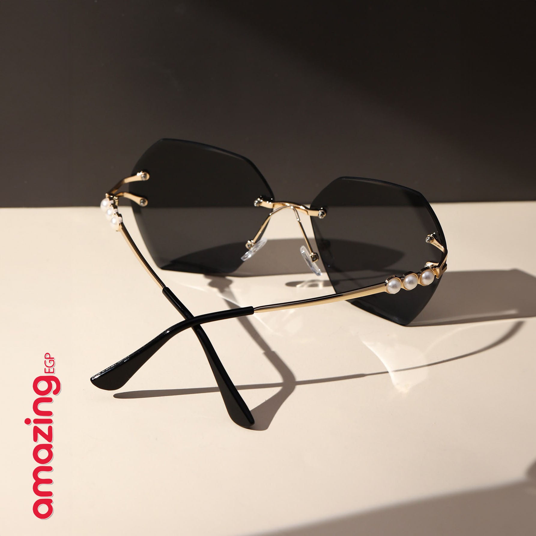 نظارة شمسية نسائية كبيرة الحجم بإطار مربّع كامل نظارات شمسية نسائية مضلّعة بدون إطار مزينة باللؤلؤ – عدسات اسود، أنيقة للسفر والشاطئ والتصوير