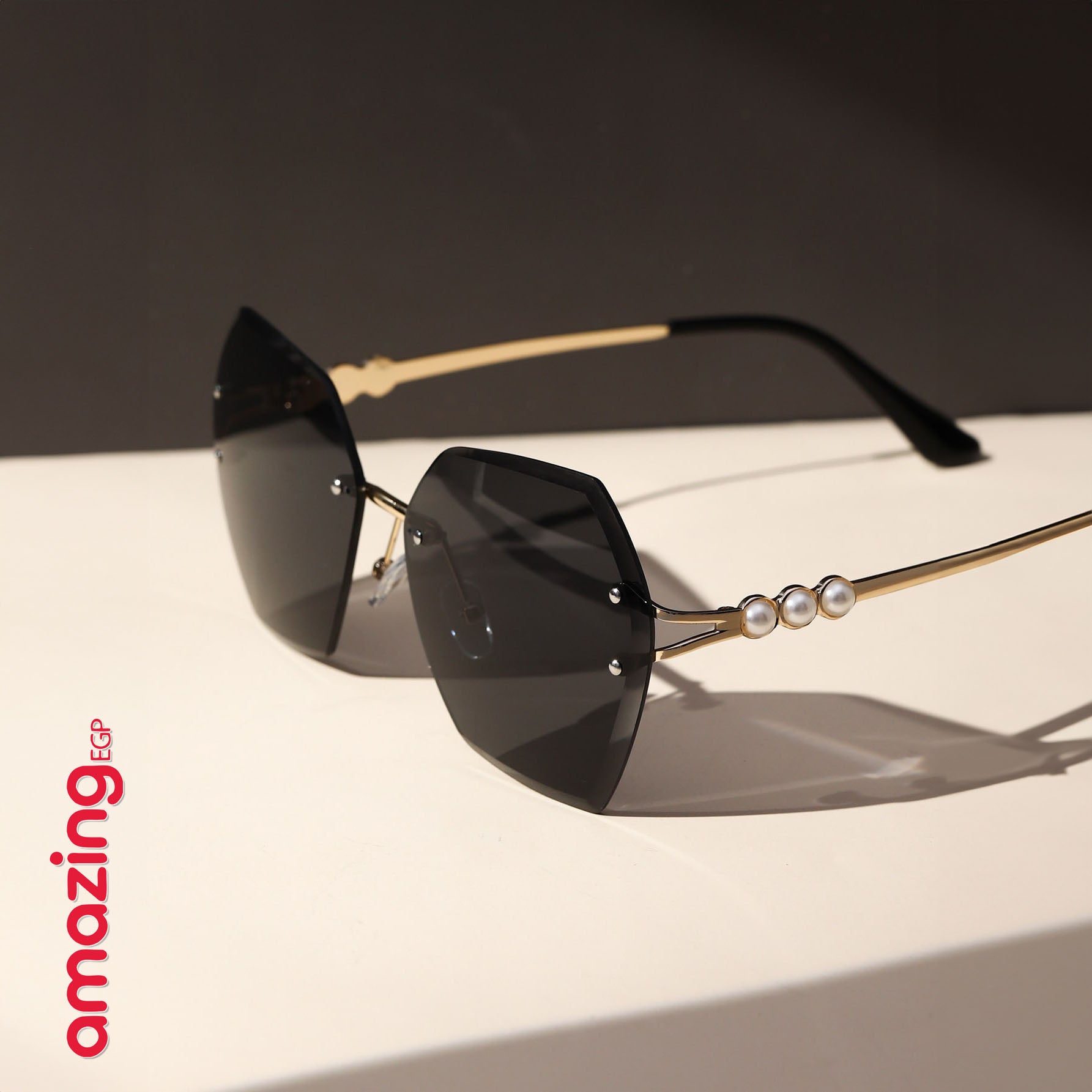 نظارة شمسية نسائية كبيرة الحجم بإطار مربّع كامل نظارات شمسية نسائية مضلّعة بدون إطار مزينة باللؤلؤ – عدسات اسود، أنيقة للسفر والشاطئ والتصوير