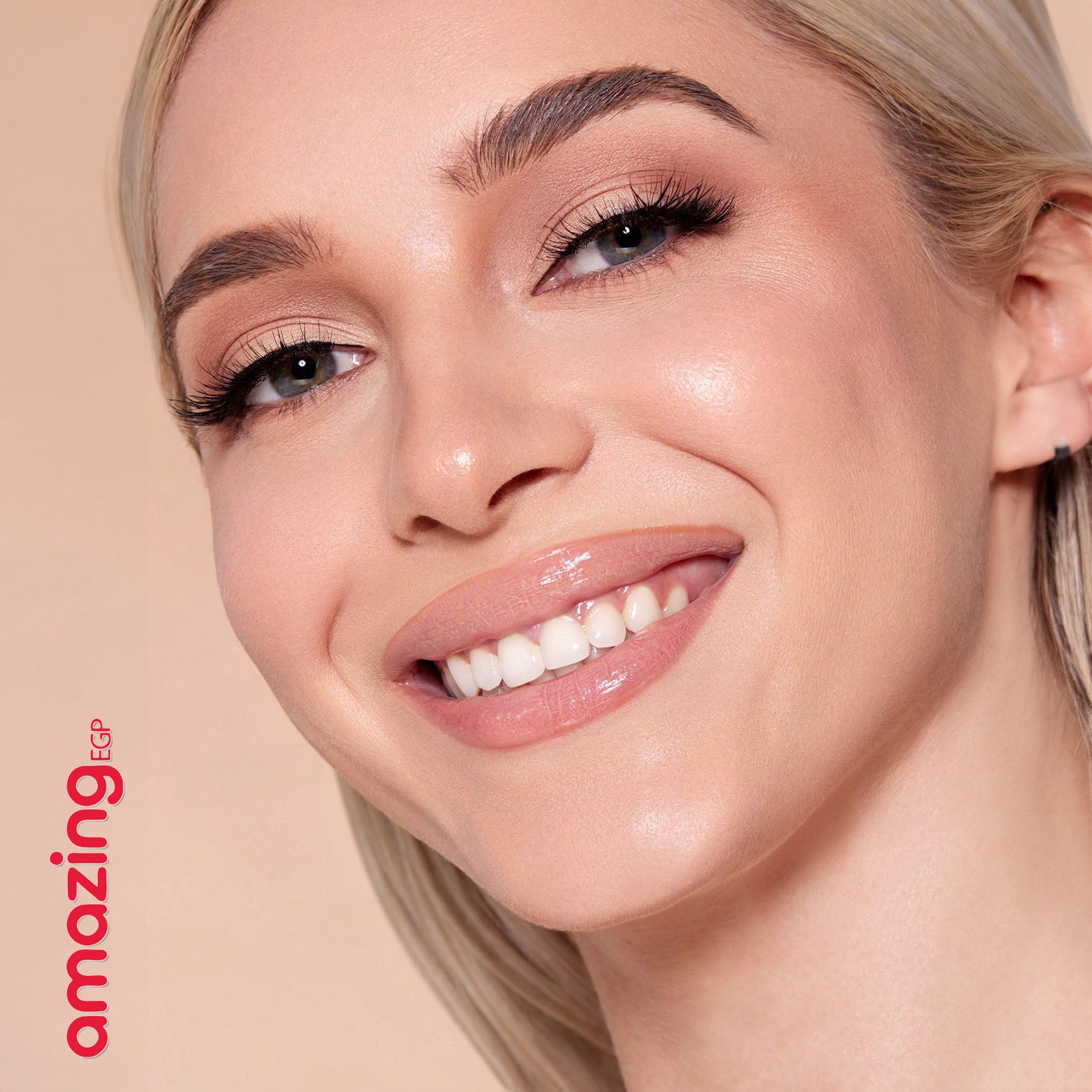 SHEGLAM Skinfinite عيِّنة كريم أساس مرطِّب بلمسة ندية – تغطية متوسطة قابلة للبناء، مظهر طبيعي خفيف، خالٍ من العطور والكحول، نباتي  –عينة 1.5 جم (Shade: Shell)