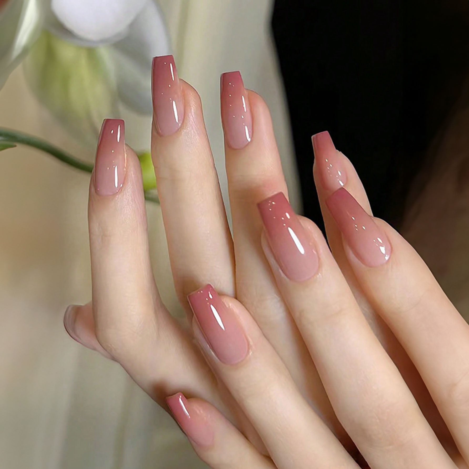 أظافر ضغط قابلة لإعادة الاستخدام – 24 قطعة شكل تابوت طول متوسط بتدرّج خوخي + لاصق جيلي ومبرد صغير