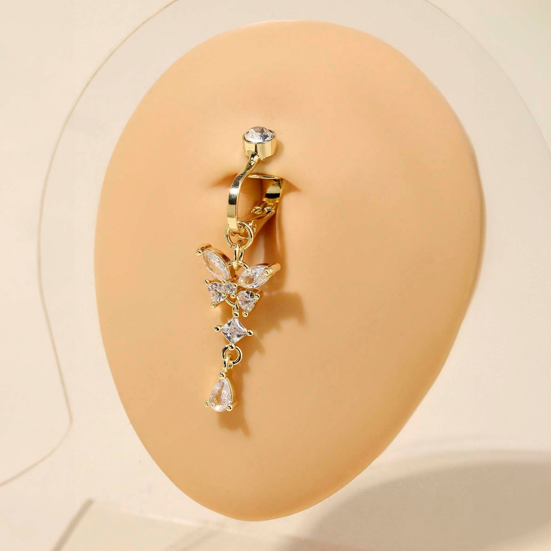 خاتم سرة كاذب جديد عصري قرط بدون ثقب نسائي واحد بتفاصيل حجر الراين الأبيض على شكل فراشة ذهبية بسيطة وعصرية ، مجوهرات ثقب البطن الكلاسيكية للارتداء اليومي | قطعة واحدة | ذهبي