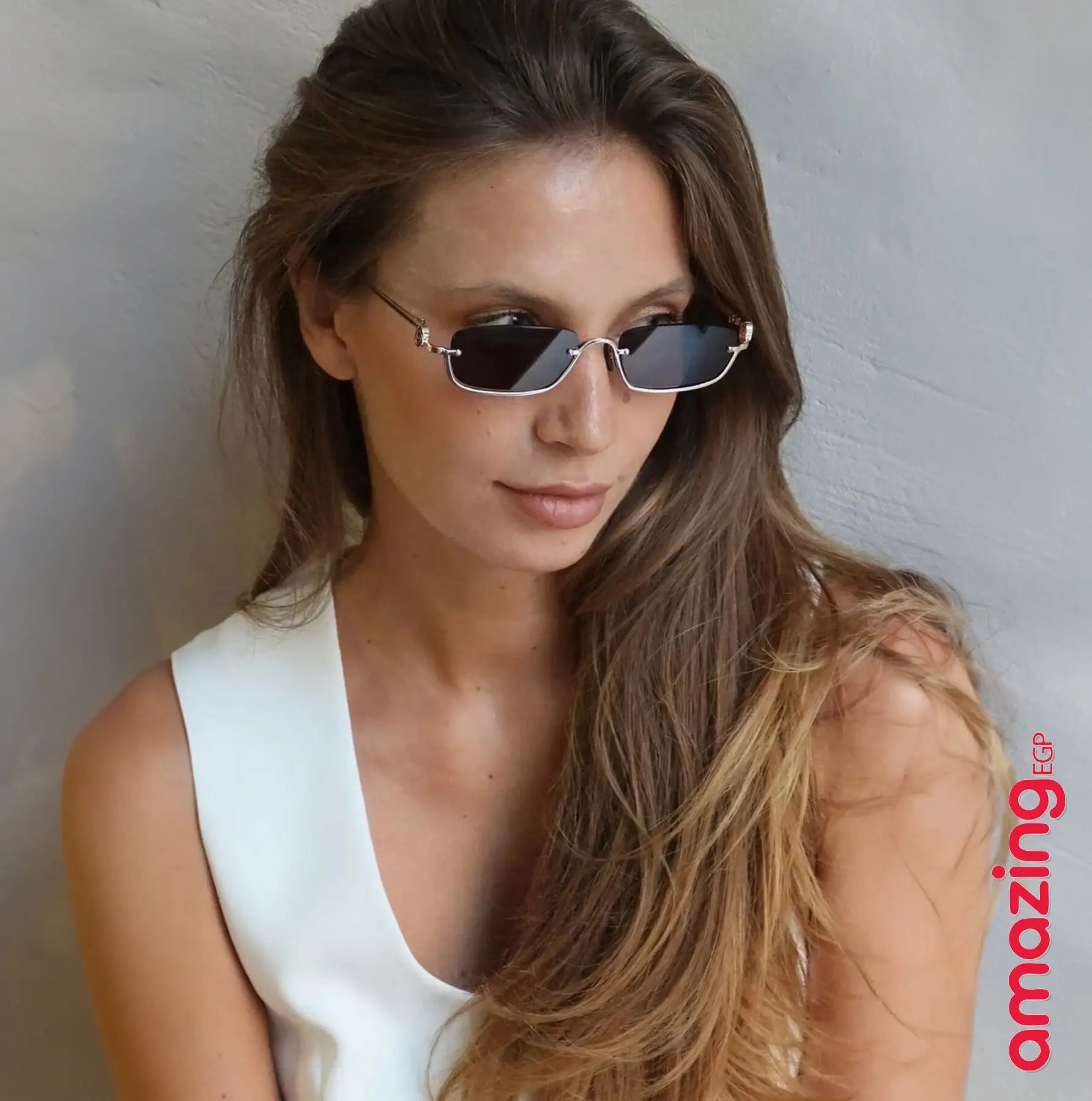 نظارة مربّعة نصف إطار معدني – إطار ذهبي وعدسات رمادية | موضة نسائية عصرية