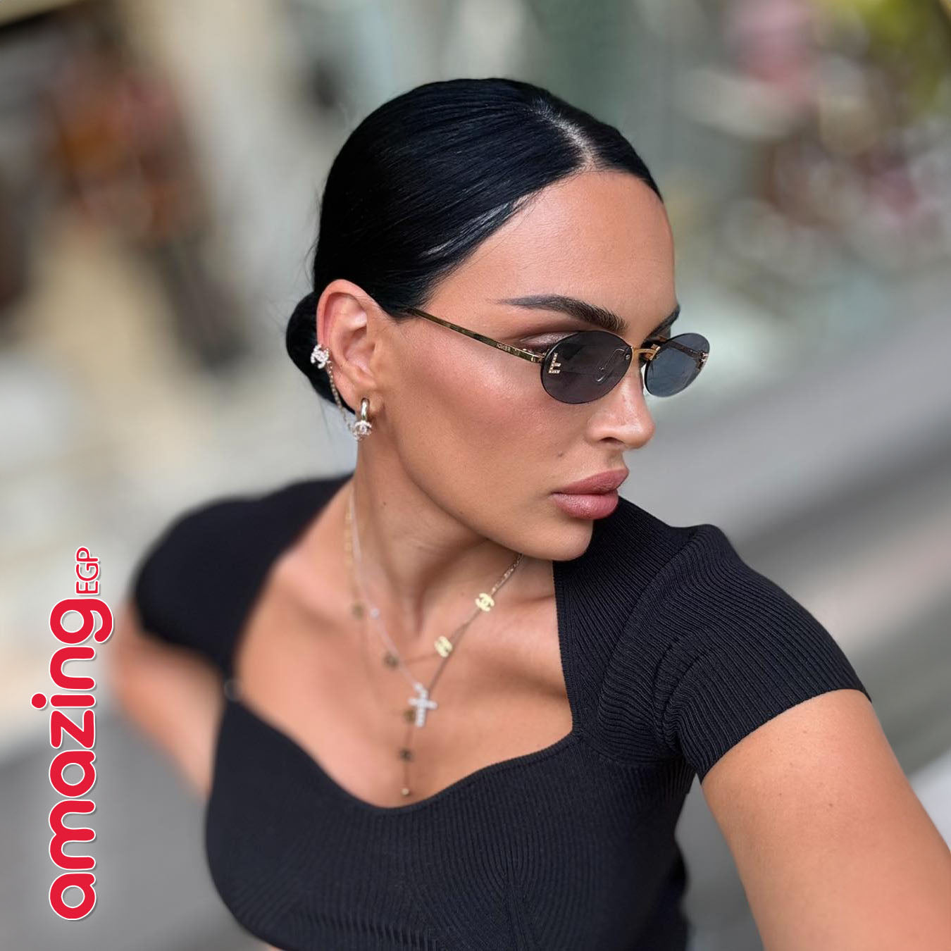 نظارة شمسية نسائية F بدون إطار نظارات الموضة البيضاوية الصغيرة بدون إطار إكسسوارات حروف معدنية – بعدسات داكنة وإطار ذهبي خفيف