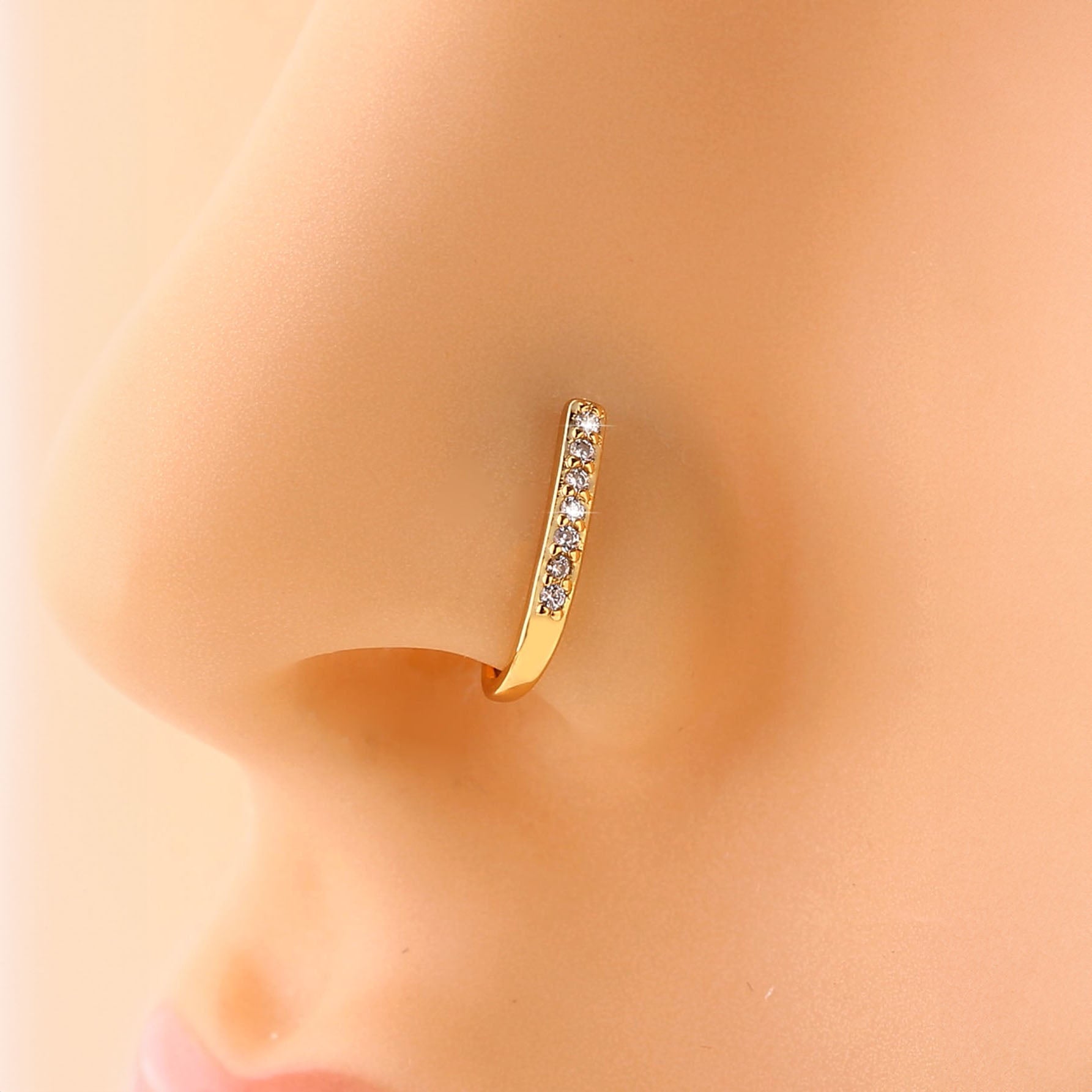 بيرسنج أنف حلقة أنف ،بدون اخرام من الفولاذ المقاوم للصدأ لا تسبب الحساسية لا حاجة للخرم ، على شكل حرف u بطراز سيبربنك مزين بالزركونيا غير مثقوبة للرجال والنساء تثبت بدون خرم