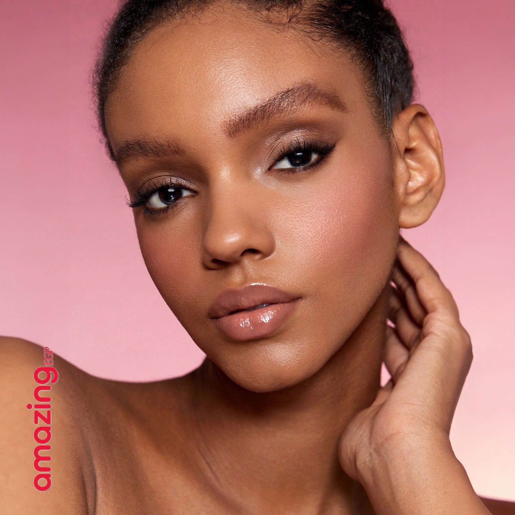 SHEGLAM فرشاة وجيل تحديد الحواجب - لإطلالة طبيعية تدوم طوال اليوم - مقاوم للماء وثابت طويلًا، تركيبة غنية لتحديد الحواجب، مثالي للمكياج - Chocolate