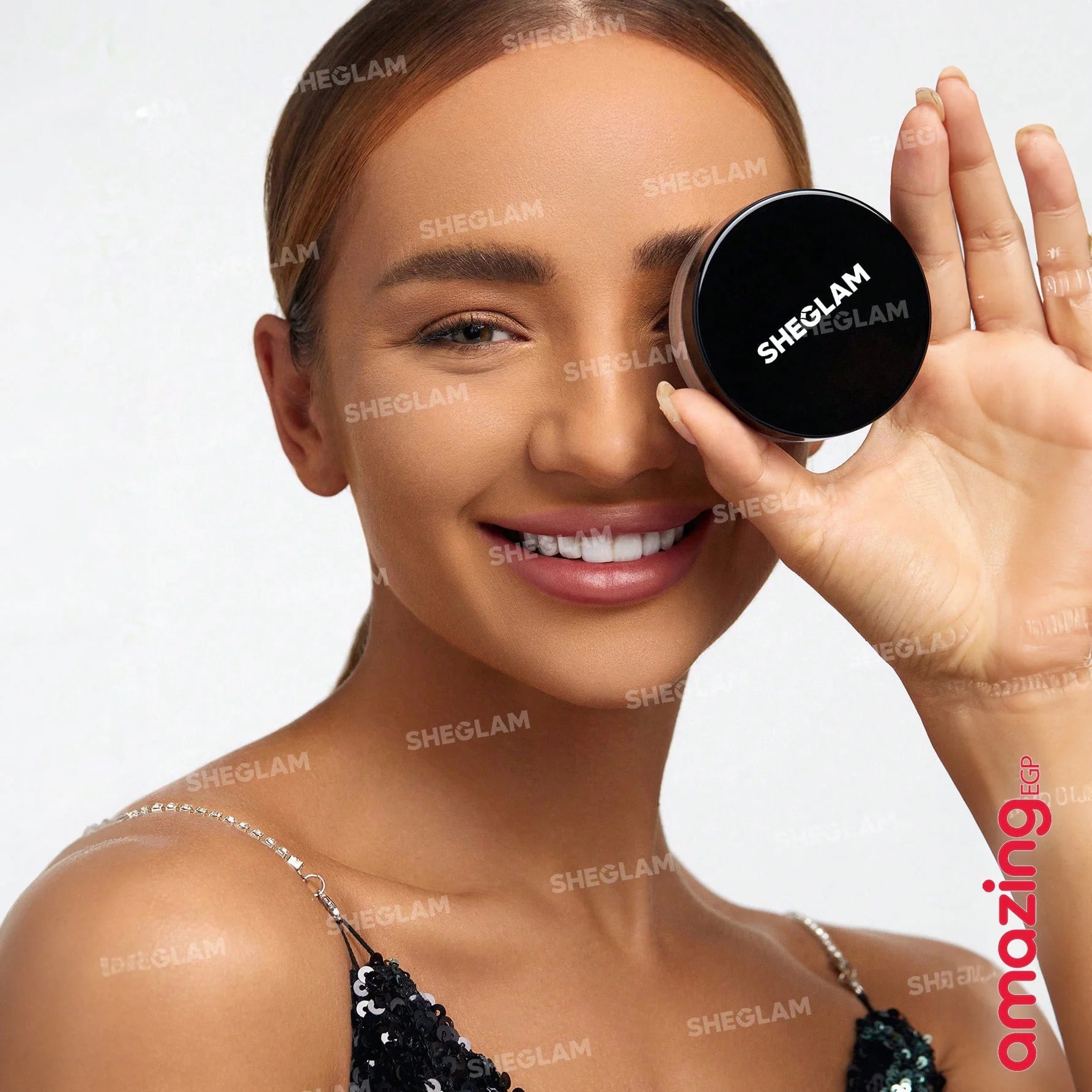 SHEGLAM بودرة تثبيت شفافة 2 في 1 للوجه تمنح مظهرا لامعا ومضادة للماء والمسام غنية بالببتيدات والكولاجين ومضادات الأكسدة مثالية للشتاء - Cappuccino | SHEGLAM shein أحمر خدود سائل أحمر شفا احمر الخدود احمر خدود احمر شفاة الخدود ايشادو بودر بودر شيجلام حاجب