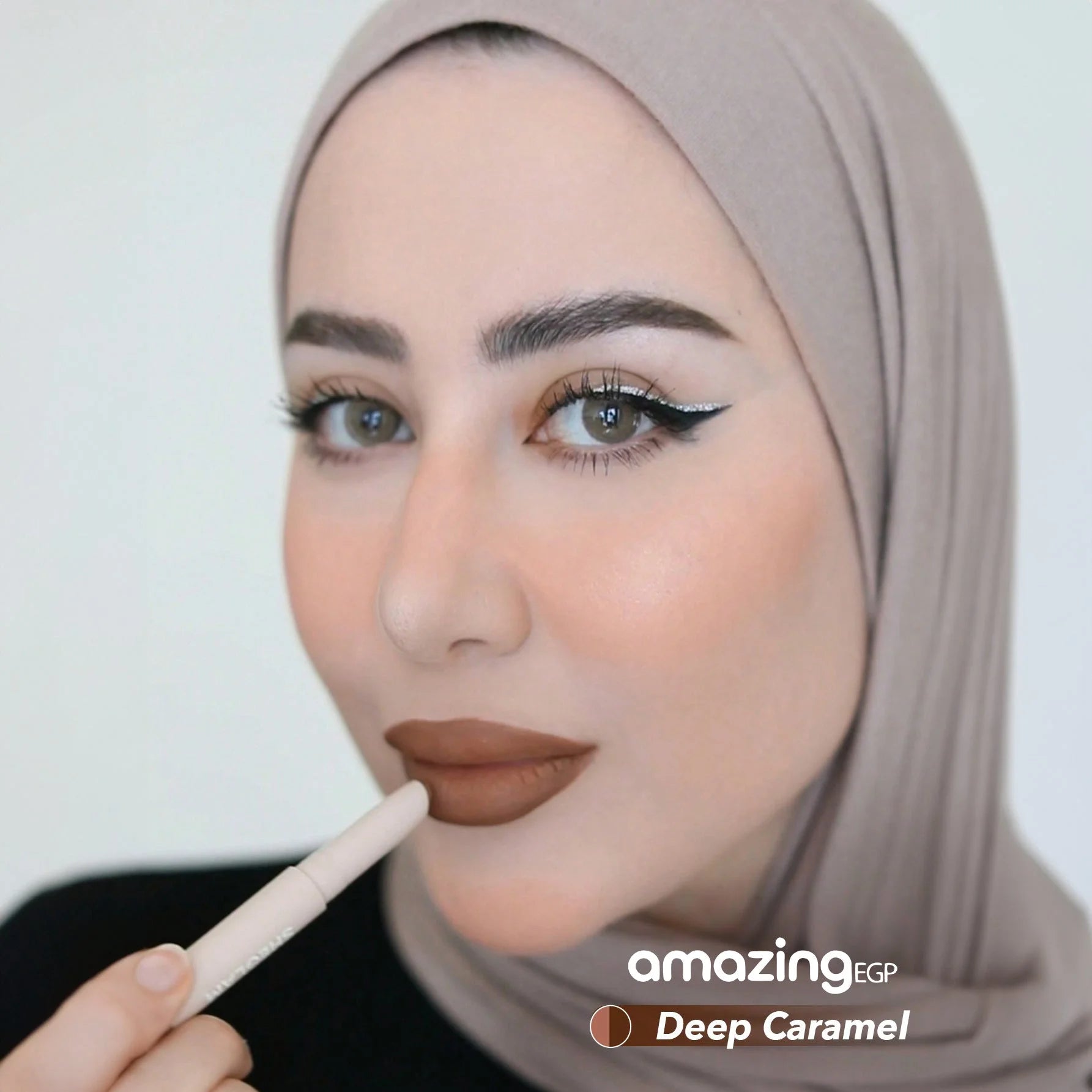 SHEGLAM  قلم تحديد شفاه  قلم أحمر الشفاه والآيلاينر على شكل دوو - احمر شفاه سائل وقلم تحديد شفاه ملمع شفاه يدوم طويلا ذو تركيبة ناعمة ذات صباغة عالية  تركيبة مقاومة للماء  Deep Caramel | SHEGLAM shein احمر الخدود احمر شفاة ايشادو حاجب حواجب شفاه شفايف شى