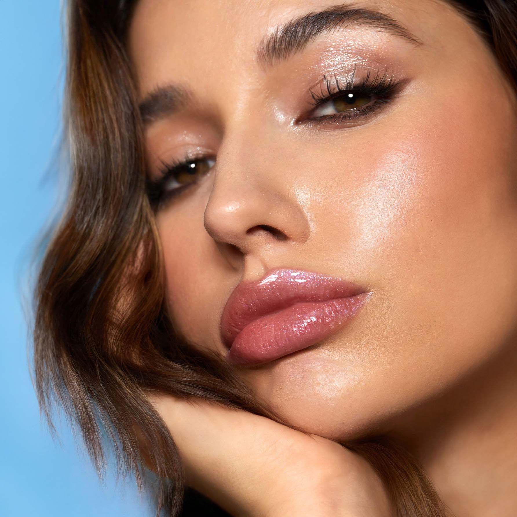 SHEGLAM ملمع شفاه لامع مثالي وممتلئ بلون بنفسجي لامع ومرطب وممتلئ ومصل شفاه مغذي وممتلئ غير لاصق وأحمر شفاه بزيت جوز الهند ومستحضرات تجميل الشفاه ومغذي يدوم طويلا ولامع للعناية بالشفاه ملون للعناية بالشفاه | Violet Fizz