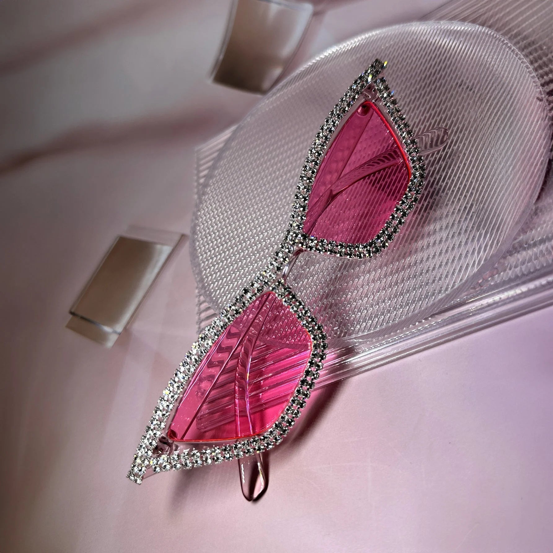 نظارات نساءللسيدات من حجر الراين والكريستال بإطار وردي Y2k فاخر لتزيين حفلات المهرجانات نظارات جميلة وأنيقة على شكل عين القطة مناسبة لفستان الشاطئ والحفلات ذات الطابع الخاص - بينك | النظارات حفالات حفالات موسيقية حفلات حفلات_عيد_الميلاد رووك عين القط نظار