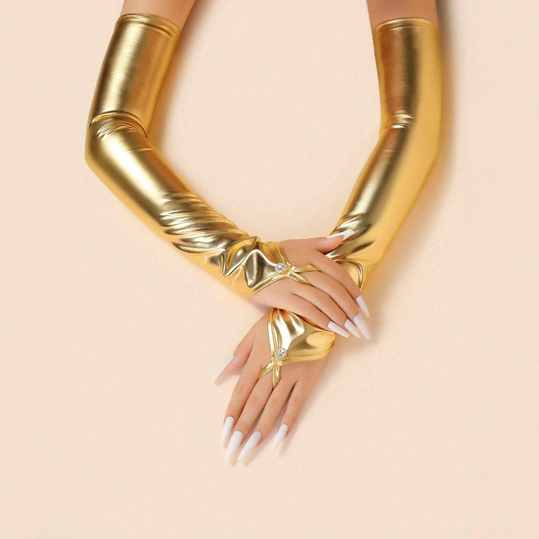 زوج من القفازات الطويلة بدون أصابع للنساء، قفازات ذهبية طويلة بدون أصابع للنساء – تصميم عصري مرصع بالفصوص لمناسبات الحفلات