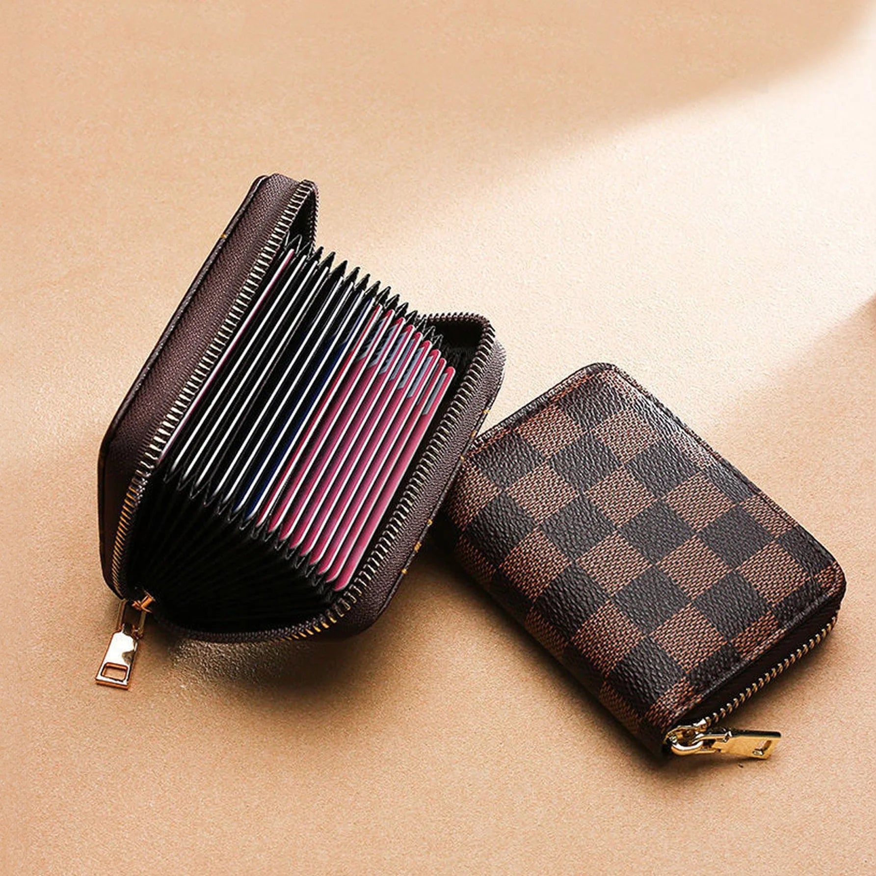 محفظة جلدية لحمل البطاقات والعملات المعدنية  حقيبة بني مربعات ملونة سستة الأكورديون للنساء والفتيات - بني | ازياء شنط صغيرة شنطة محافظ محافظ نسائي محفظة محفظة كربون ملابس_نسائي نساء نقود | amazingEGP