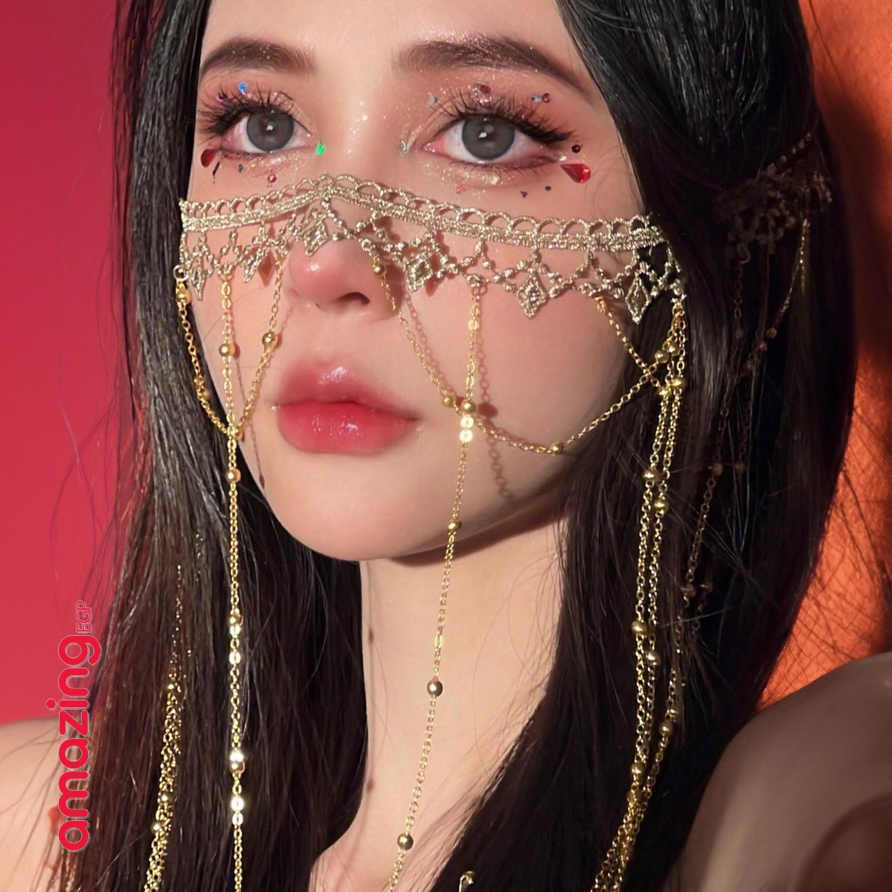 قناع وجه فاخر مزين بسلاسل ذهبية وأحجار لامعة – لمظهر ساحر في الحفلات والمهرجانات