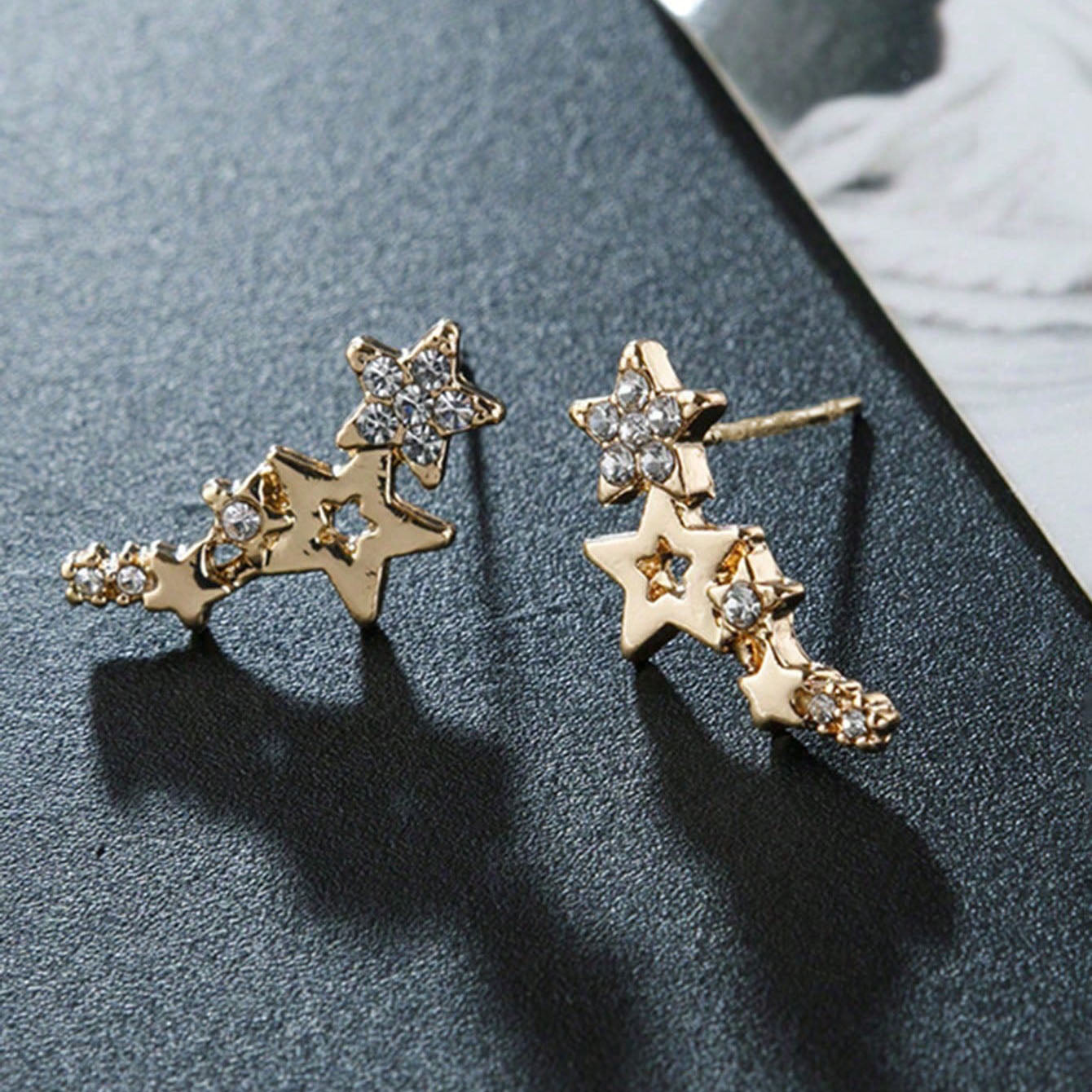 بيرسنج للاذن من الفولاذ المقاوم للصدأ لا تسبب الحساسية زوج من أقراط قلادة النجوم الكلاسيكية الأوروبية والأمريكية المرصعة بالراين، أقراط متدلية فاخرة مرصعة بالزركونات للنساء - نجوم ذهبي