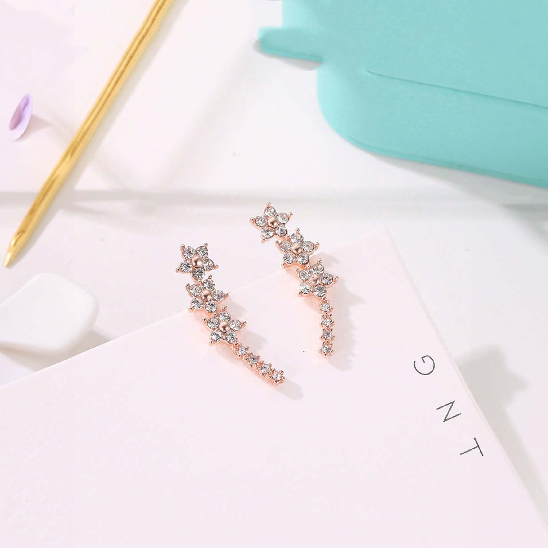 بيرسنج للاذن من الفولاذ المقاوم للصدأ لا تسبب الحساسية زوج من أقراط قلادة النجوم الكلاسيكية الأوروبية والأمريكية المرصعة بالراين، أقراط متدلية فاخرة مرصعة بالزركونات للنساء - زهور