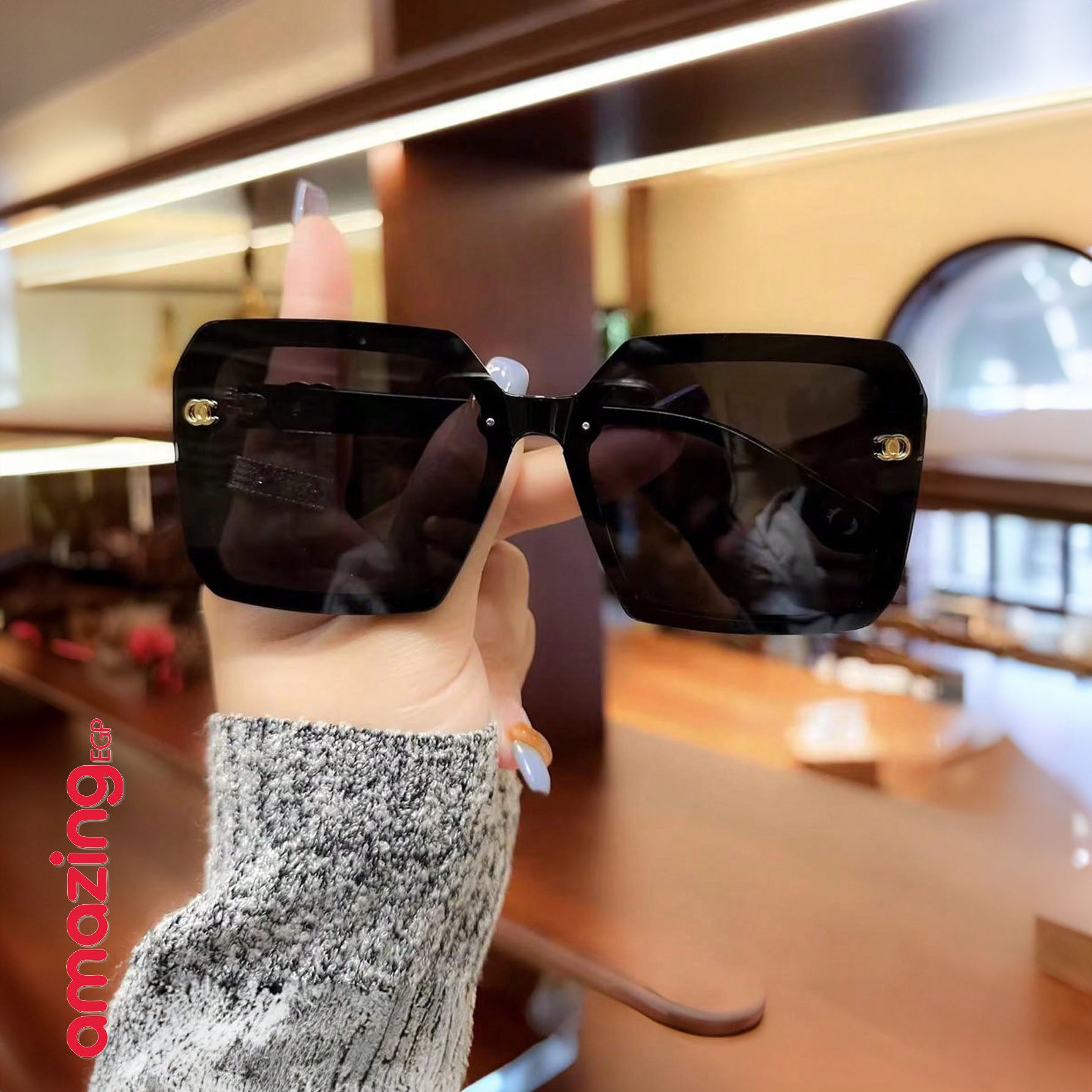 نظارة شمسية نسائية كبيرة الحجم بإطار مربّع كامل UV400 – تصميم كلاسيكي أسود بعدسات رمادي داكن