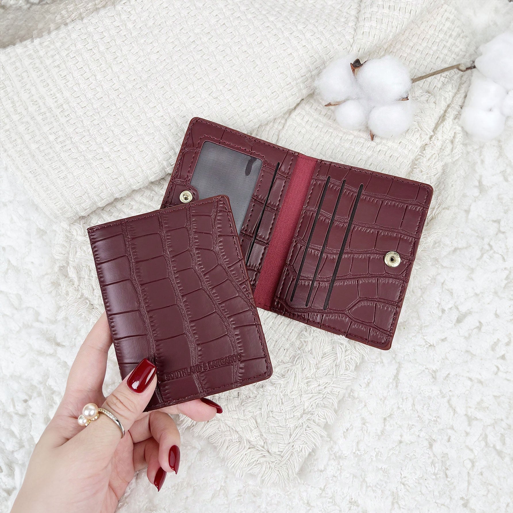 محفظة جيب صغيرة من الجلد بلون اسود - تصميم أنيق بنمط مزخرف جلد التمساح الأسود وخفيف الوزن خفيفة الوزن وقابلة للحمل لتخزين النقود والبطاقات الائتمانية وبطاقة الهوية | نبيتي sg2309