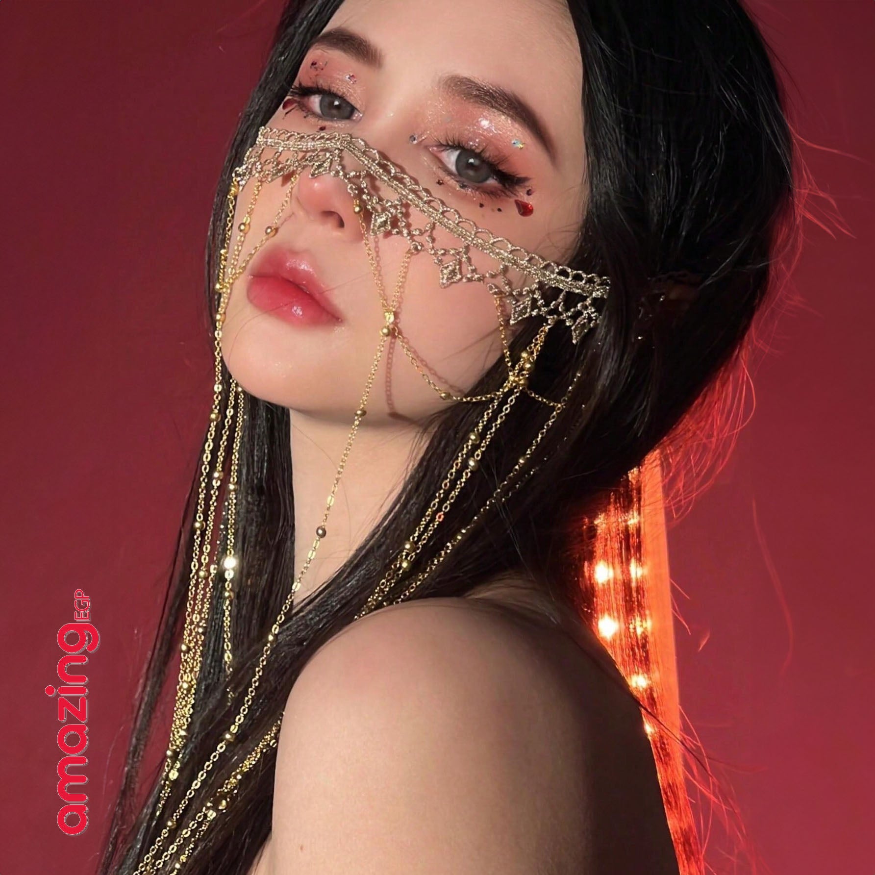 قناع وجه فاخر مزين بسلاسل ذهبية وأحجار لامعة – لمظهر ساحر في الحفلات والمهرجانات