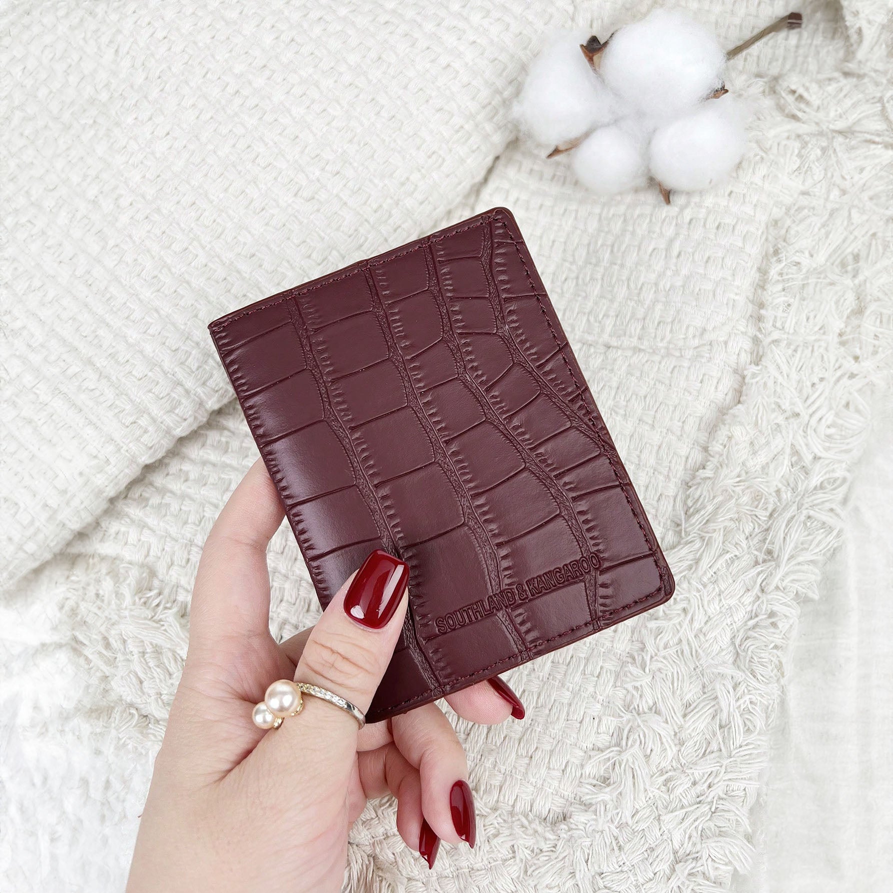 محفظة جيب صغيرة من الجلد بلون اسود - تصميم أنيق بنمط مزخرف جلد التمساح الأسود وخفيف الوزن خفيفة الوزن وقابلة للحمل لتخزين النقود والبطاقات الائتمانية وبطاقة الهوية | نبيتي sg2309