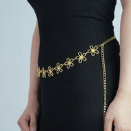 سلسلة خصر/جسم بوهيمية معدنية مجوّفة بشكل زهور – متعددة الطبقات باللون الذهبي