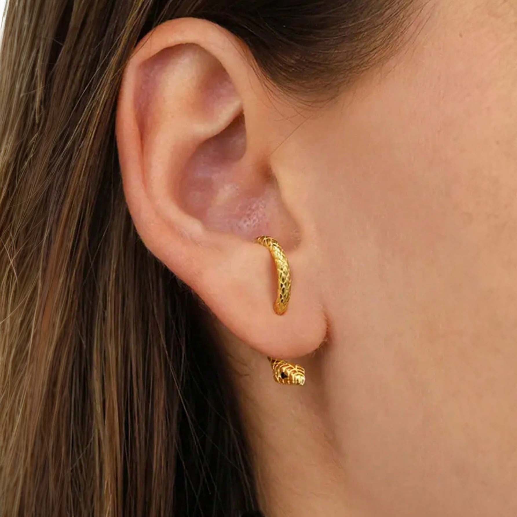 بيرسنج للاذن من الفولاذ المقاوم للصدأ لا تسبب الحساسية أقراط حلق غريبة الشكل على شكل ثعبان أمامي وخلفي للنساء - A450