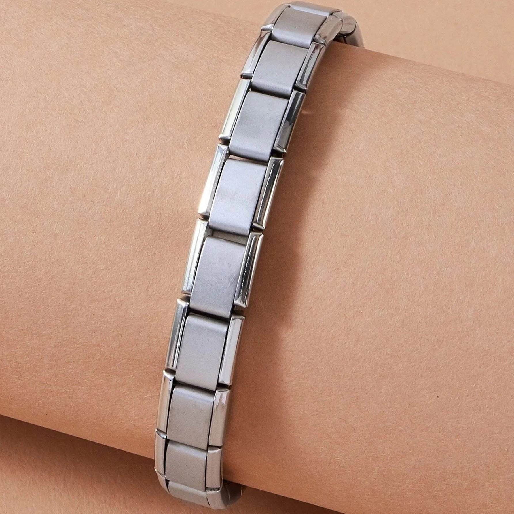 سوار أسورة مغناطيسية رجال اساور يد للرجال - فضي | اسورة اكسسوارات الرجال | amazingEGP