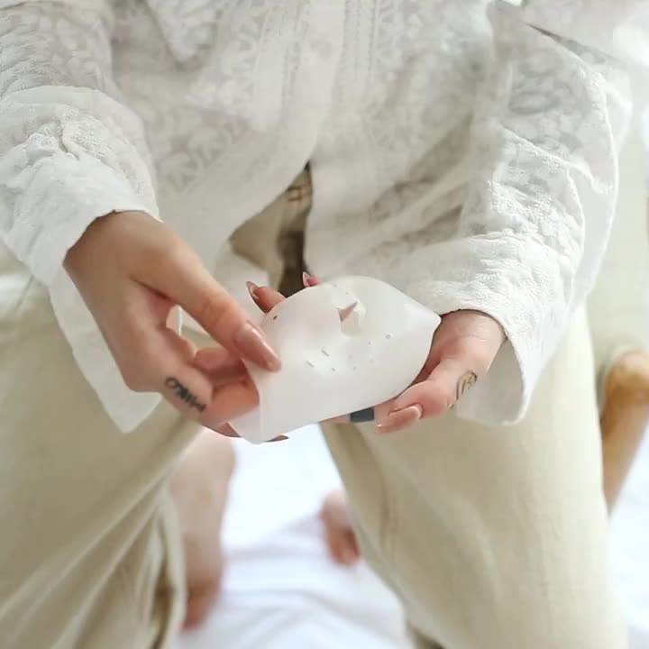 نعل داخلي مرتفع من السيليكون ، وسادة جل لحماية الكعب والشوكة العظمية الزائدة في الكعب والعناية بالقدم للنساء والرجال