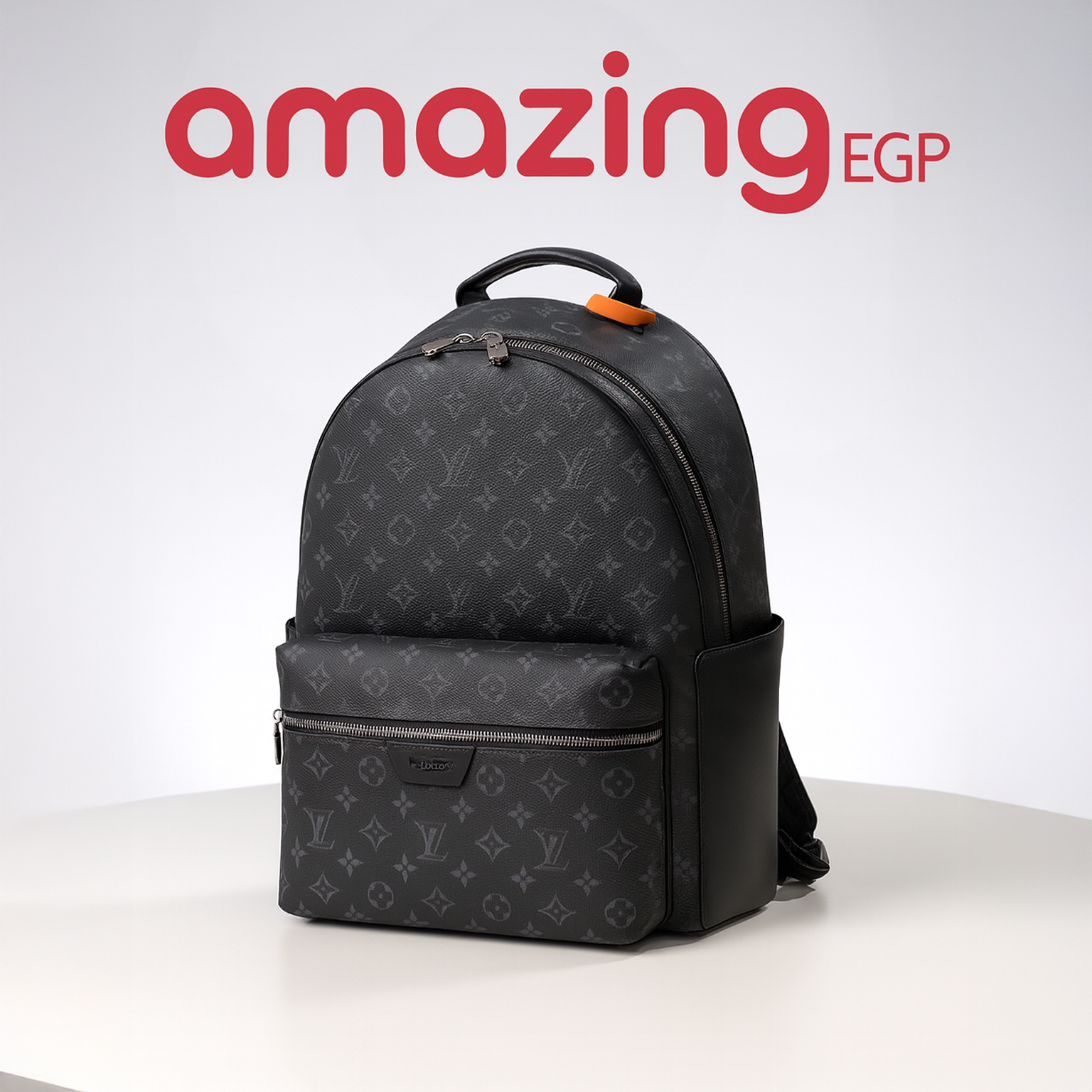 حقيبة ظهر فاخرة بلون رصاصي بنقشة مونوغرام – جلد طبيعي هاي-إند -  لون رصاصي