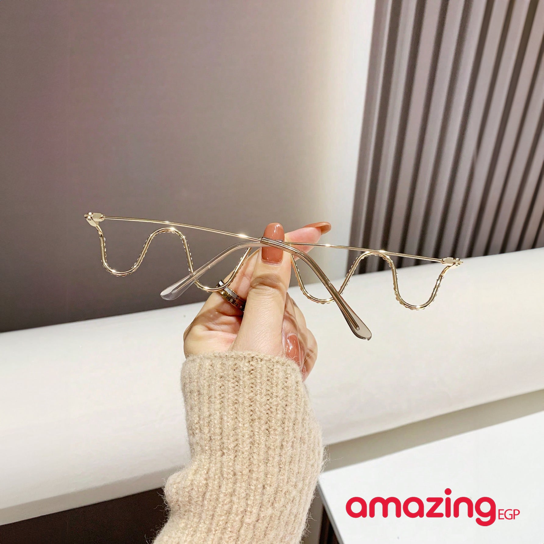 نظارات نساء إطار إطار نظارة عصري مزين بحجر الراين المعدني قطعة واحدة غير منتظم ، مناسب للتصفيف والتقاط الصور